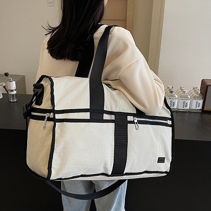 Wholesale of outdoor yoga exercise storage bags, women's dry and wet separation short travel bags, lightweight and fashionable swimming and fitness bags Application Scenario