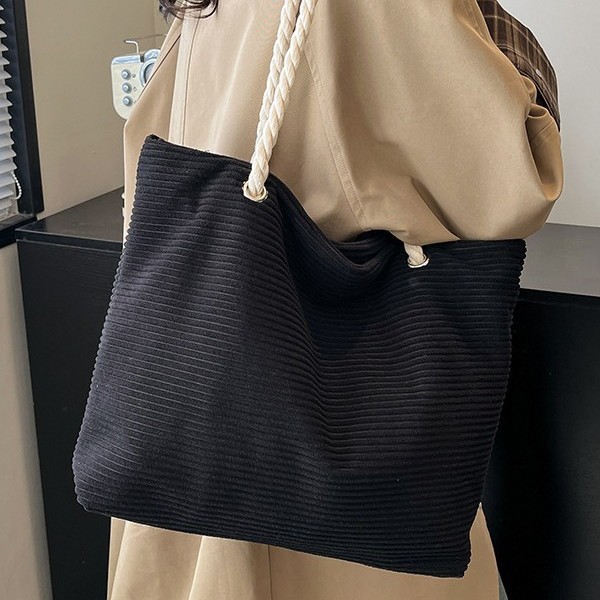 New large-capacity single-shoulder bag for autumn and winter, a laid-back Korean-style corduroy bag, a student bag for class and commuting to work Specification drawing