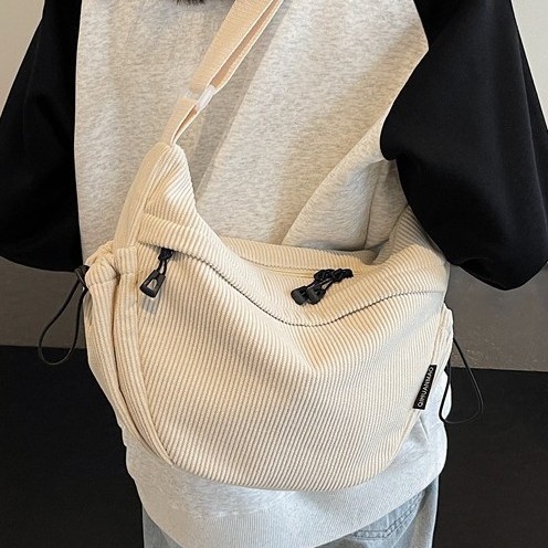 The new cute dumpling bag for autumn and winter features a niche design and is versatile. It is a single-shoulder crossbody bag with a large capacity and high-quality corduroy texture Specification drawing