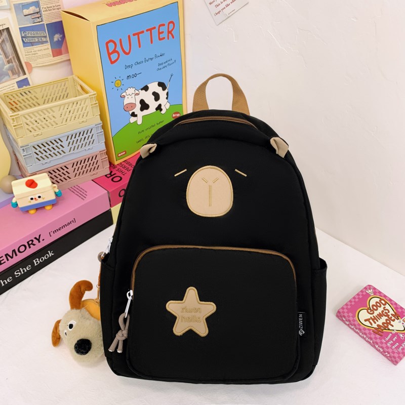 The new fashionable and simple schoolbag has a high appearance level. It is a cute cartoon backpack with Japanese shoulders for children and primary school students to go out for leisure Application Scenario