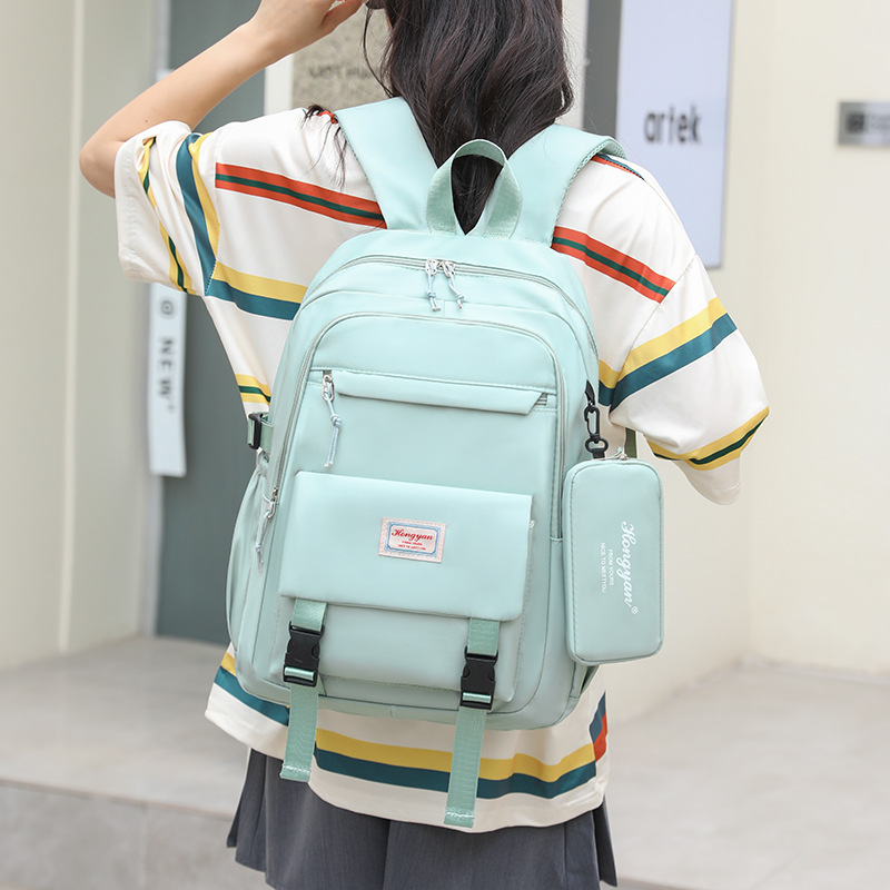 A trend of large-capacity backpacks for girls, nylon waterproof backpacks from Harajuku, Japan and South Korea, for junior high school and high school students Specification drawing