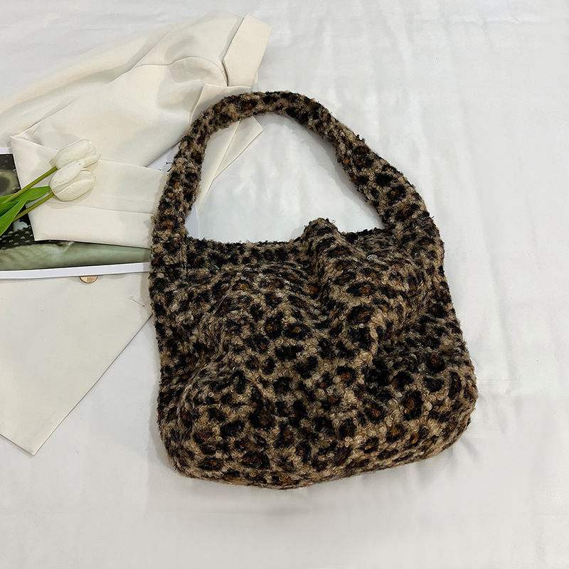 Laid-back style plush large-capacity casual women's bag 2024 autumn/winter new single-shoulder bag, retro leopard print commuter tote bag Specification drawing