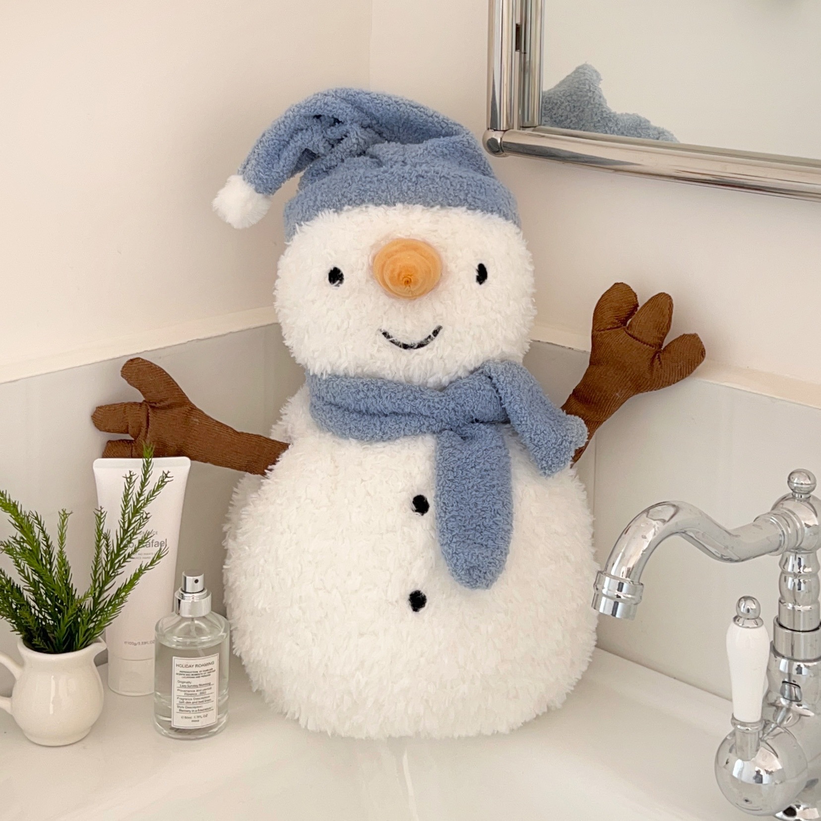 Winter blue hat snowman doll hot water bag, cute cartoon warm, rechargeable explosion-proof plush new hand warmer details Picture