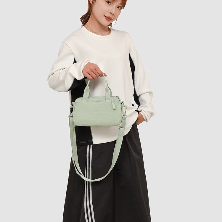 New niche hand-held women's bag, lightweight and versatile, casual single-shoulder bag, crossbody bag, outdoor trend, large-capacity small square bag details Picture