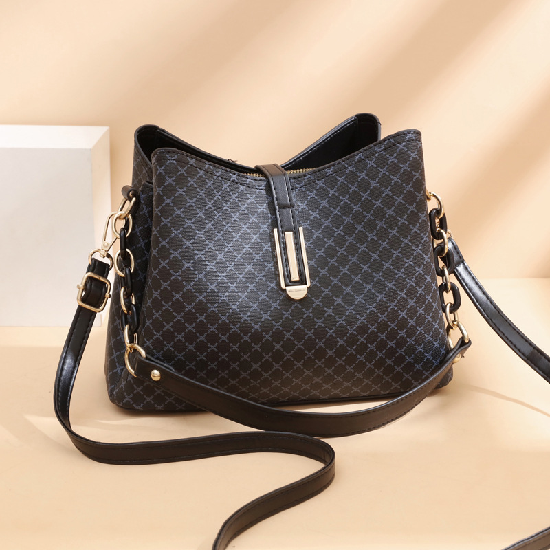 Printed bucket bag for women, 2022 new style, fashionable large-capacity crossbody bag, soft leather, stylish single-shoulder bag, one-piece consignment Application Scenario