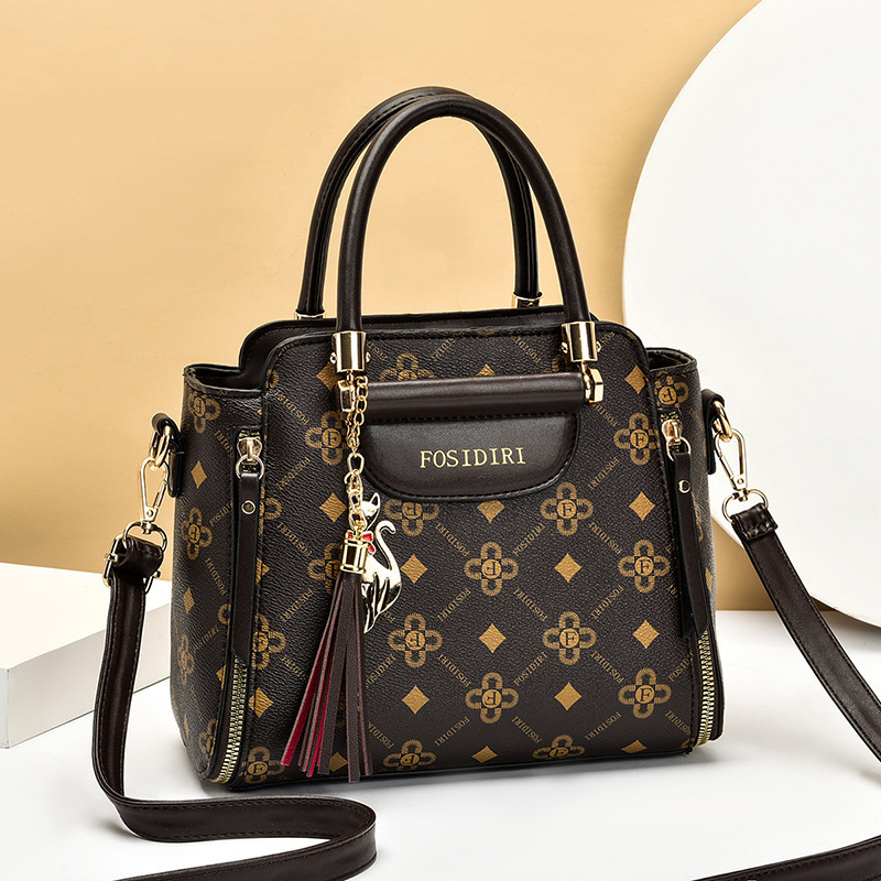 High-end fashion women's bags 2022, large-capacity handbags, middle-aged mom bags, elegant and versatile, single-shoulder crossbody bags, trendy details Picture
