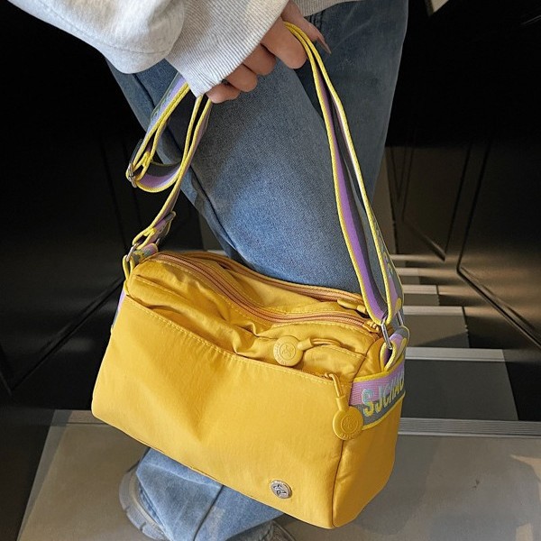 Large-capacity tote bag for women, 2025 new niche jacquard canvas single-shoulder bag, a versatile commuting bag for college students attending classes details Picture