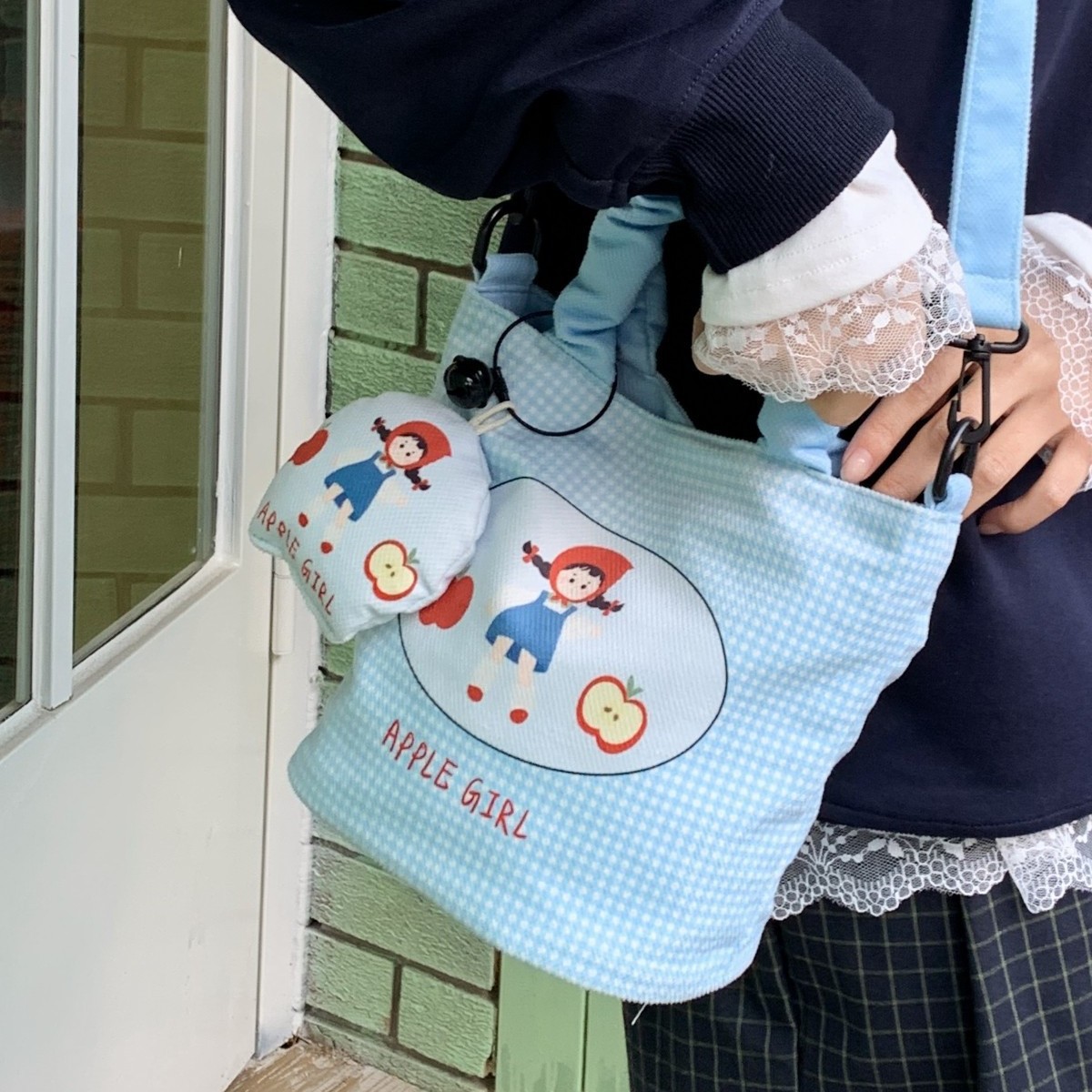 Sweet and artistic style dog crossbody bag, versatile tote bag, shoulder bag, niche single-shoulder canvas bag, casual hand-held bag details Picture