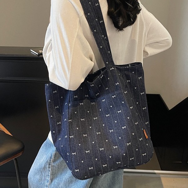 Fresh embroidered bow tote bag, fashionable girl's hand-held vest bag, large-capacity shopping bag, denim single-shoulder bag Specification drawing