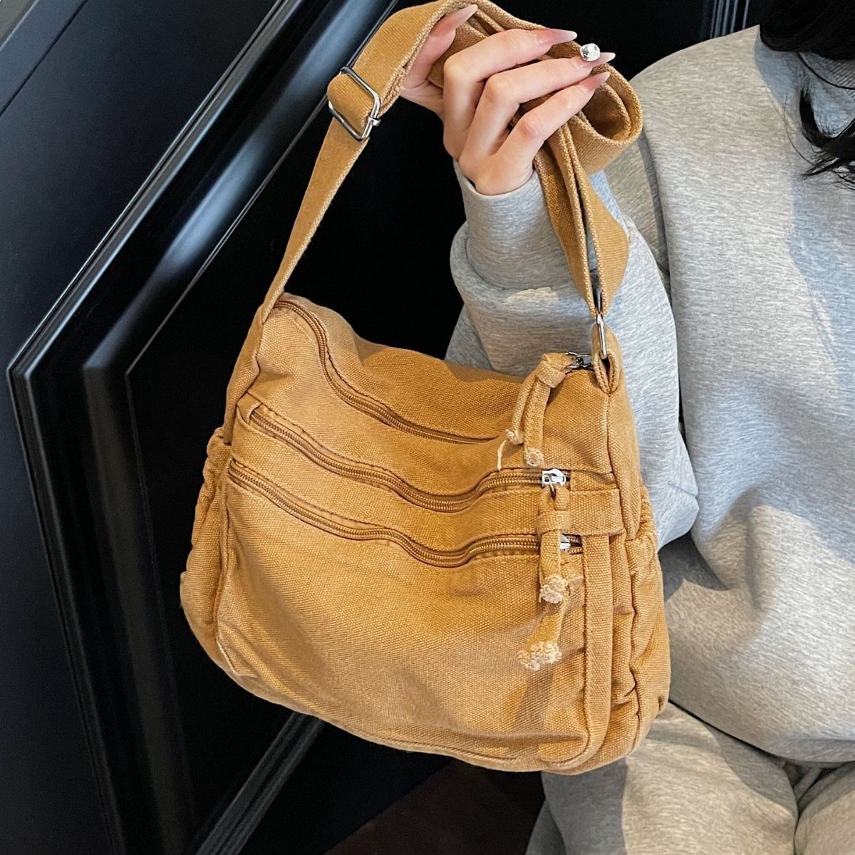 This year, the new spring fashion fabric bag and single-shoulder bag for casual women in 2025 are popular, as well as the crossbody bag for commuting to school Specification drawing