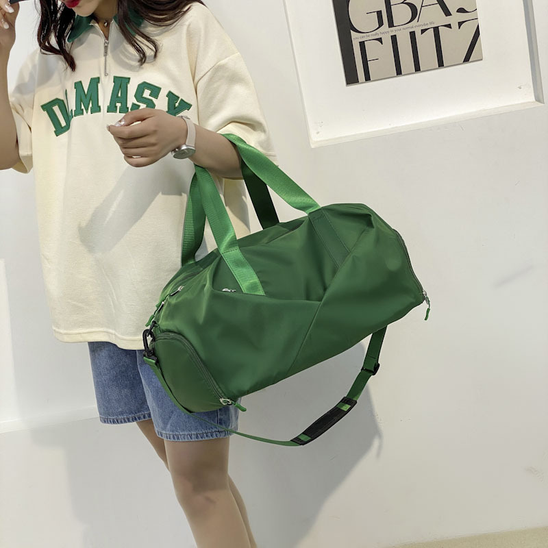 logo customized dry and wet sports bags, yoga swimming fitness bags, Oxford cloth single-shoulder crossbody short travel handbags Application Scenario