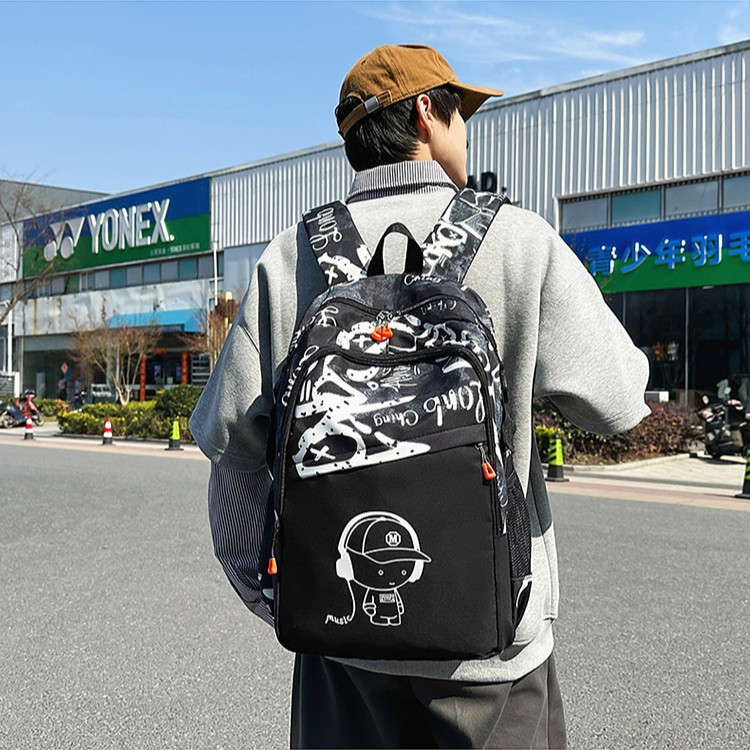 A new high-appearancelevel printed casual and trendy backpack for junior and senior high school students with large capacity for computer travel Specification drawing