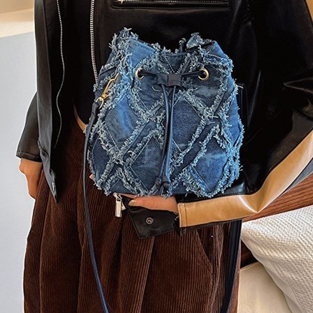 Denim diamond-patterned fashionable and casual single-shoulder bag for women, 2025 new style, personalized small change bag, trendy underarm bag Application Scenario