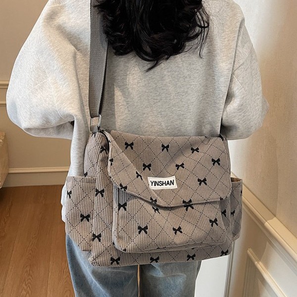 A simple, fashionable and casual large-capacity crossbody bag with a bow design from Japan and South Korea Specification drawing