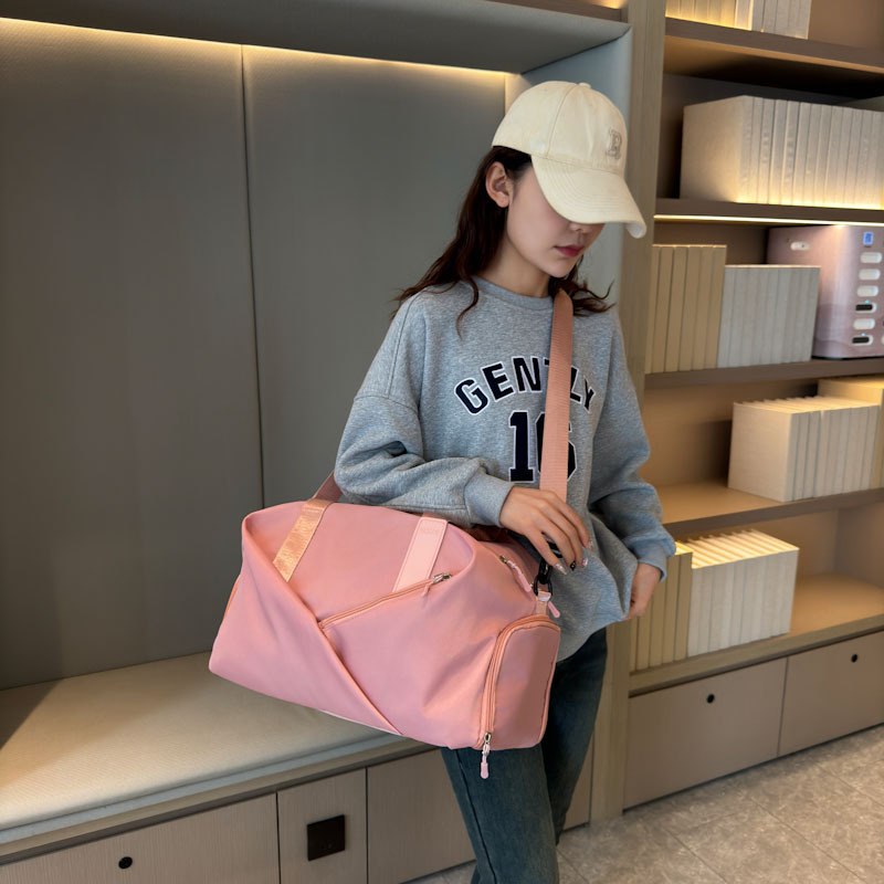Dry-wet separation maternity storage bag, large-capacity lightweight business trip bag, fashionable sports and fitness bag for men and women Application Scenario