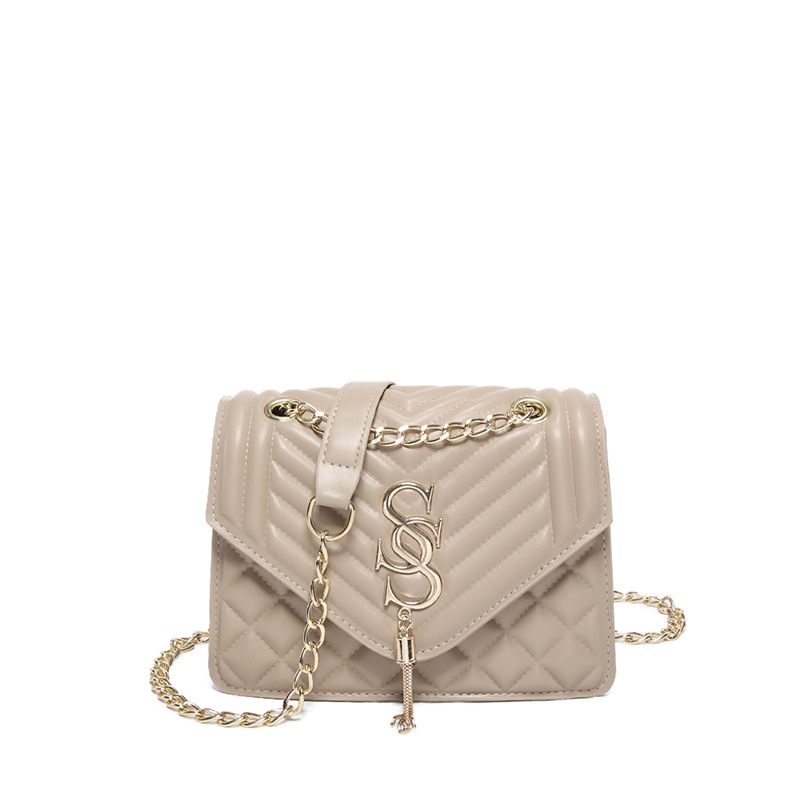 The diamond-shaped chain bag for women in 2024, a new large-capacity small square bag, is versatile for commuting and a trendy single-shoulder crossbody bag Item Picture