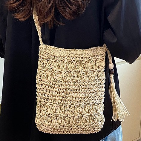 Fashionable and retro straw-woven women's bag, summer woven single-shoulder bag, versatile travel, vacation, beach and casual crossbody bag details Picture
