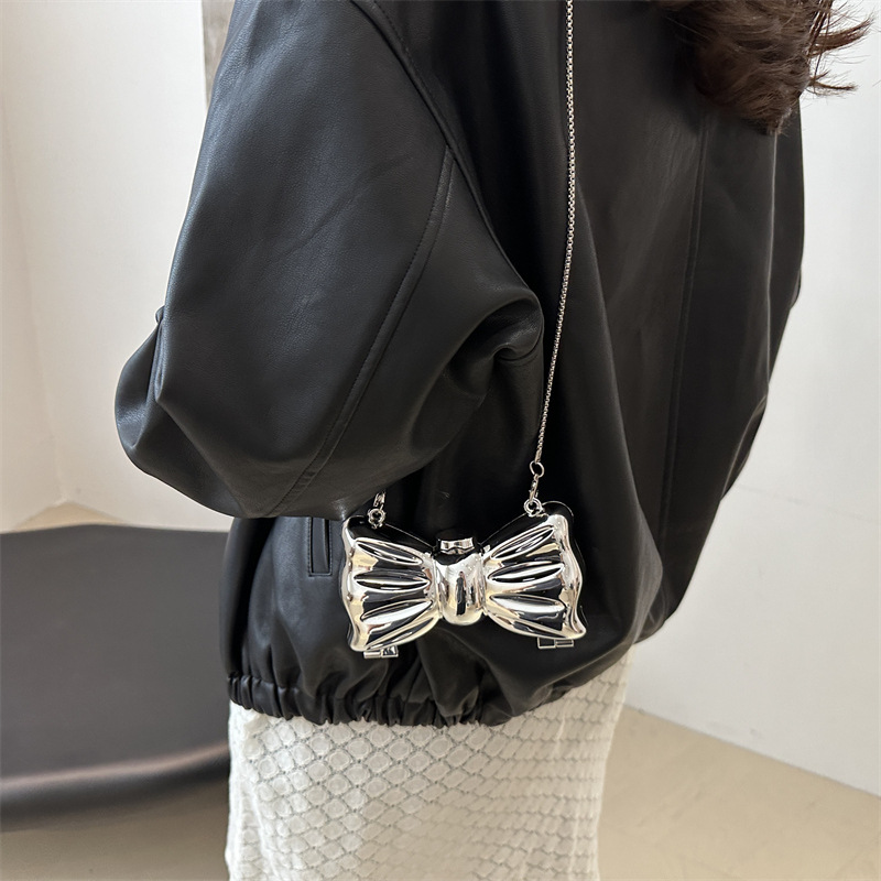 2024 New style acrylic bag, glossy pearl flower bag, bow mini change, keyhole red envelope crossbody bag details Picture