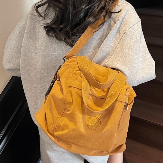 Ladies' single-shoulder crossbody bag 2024 Autumn new large-capacity hand-held women's bag, urban simple nylon fabric mom bag full figure