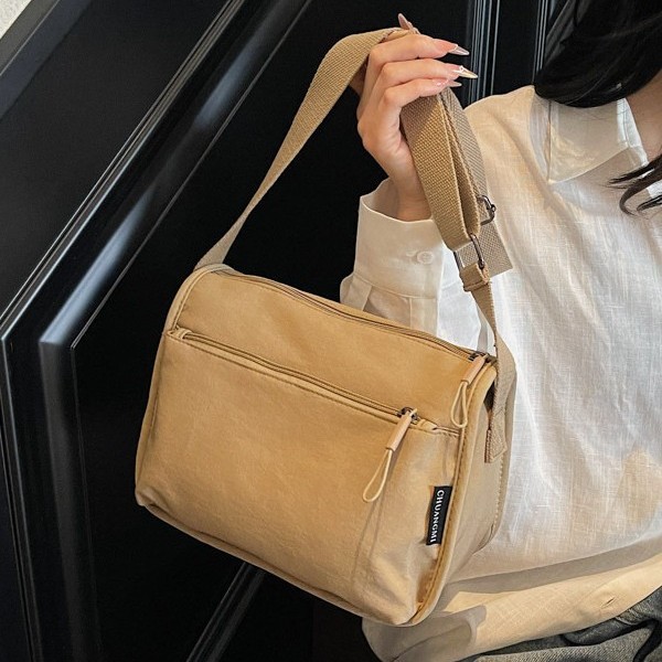 New fabric bag, sporty and casual, single-shoulder crossbody bag, women's forest style, Harajuku style, nylon bag, messenger bag, versatile for students Application Scenario