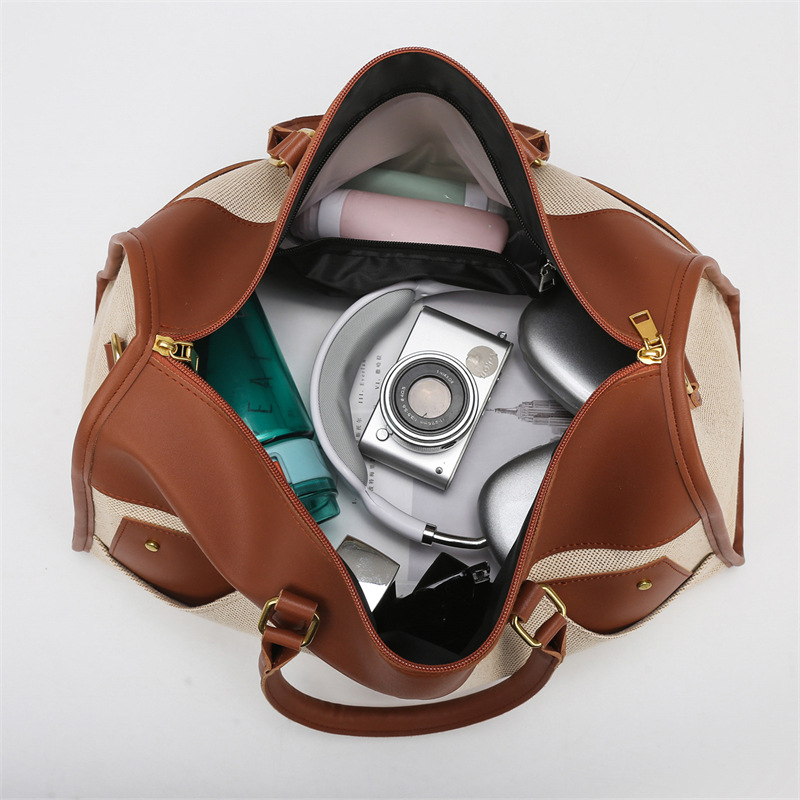 Fashionable and personalized design storage bag, portable travel bag for going out, simple dry and wet separation, water-resistant fitness bag Application Scenario