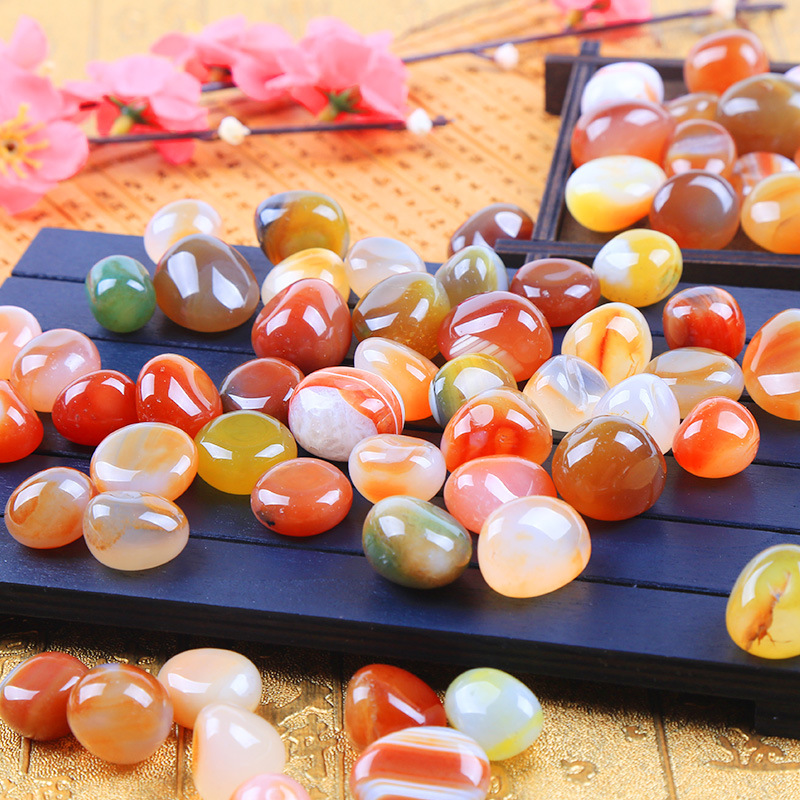 Nanjing Yuhua stones, agate stones, raw stones, multicolored succulents, flowerpots, fish tanks, decorative colored stones, and small colored pebbles Application Scenario