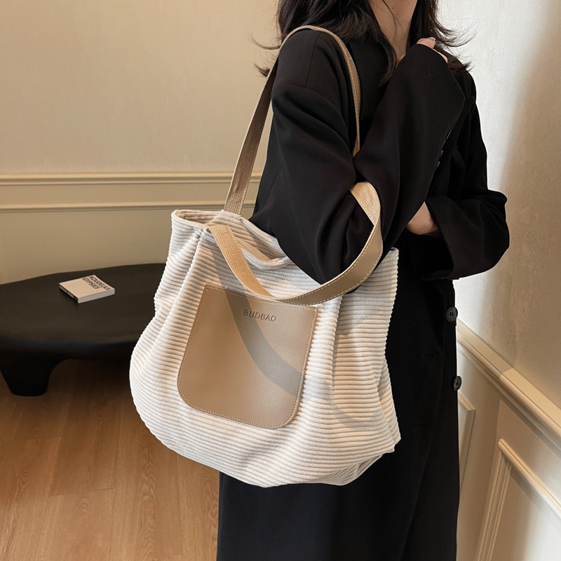Casual large-capacity bag for women, 2024 new style simple and versatile commuting single-shoulder canvas tote bag, lightweight travel bag full figure