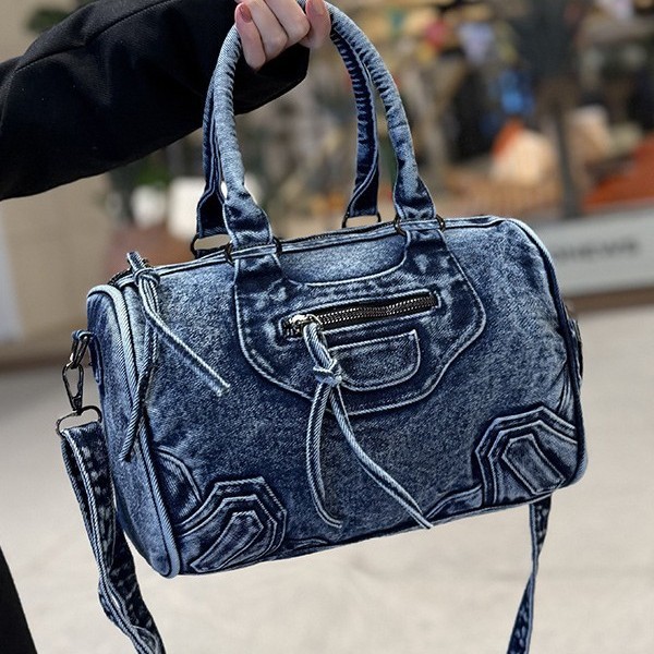 New motorcycle bag for women, aged heavy industry washed denim bag, casual and versatile, retro single-shoulder hand-carry crossbody bag for women full figure