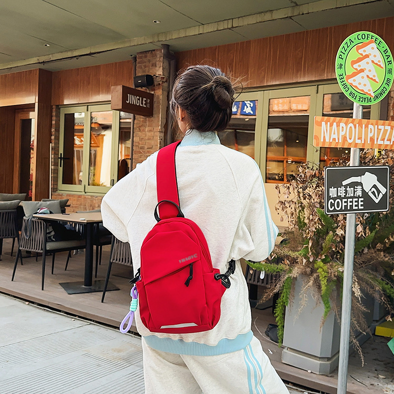 2024 New style chest bag, sporty and casual women's crossbody bag, cycling light small backpack, men's versatile single-shoulder bag details Picture