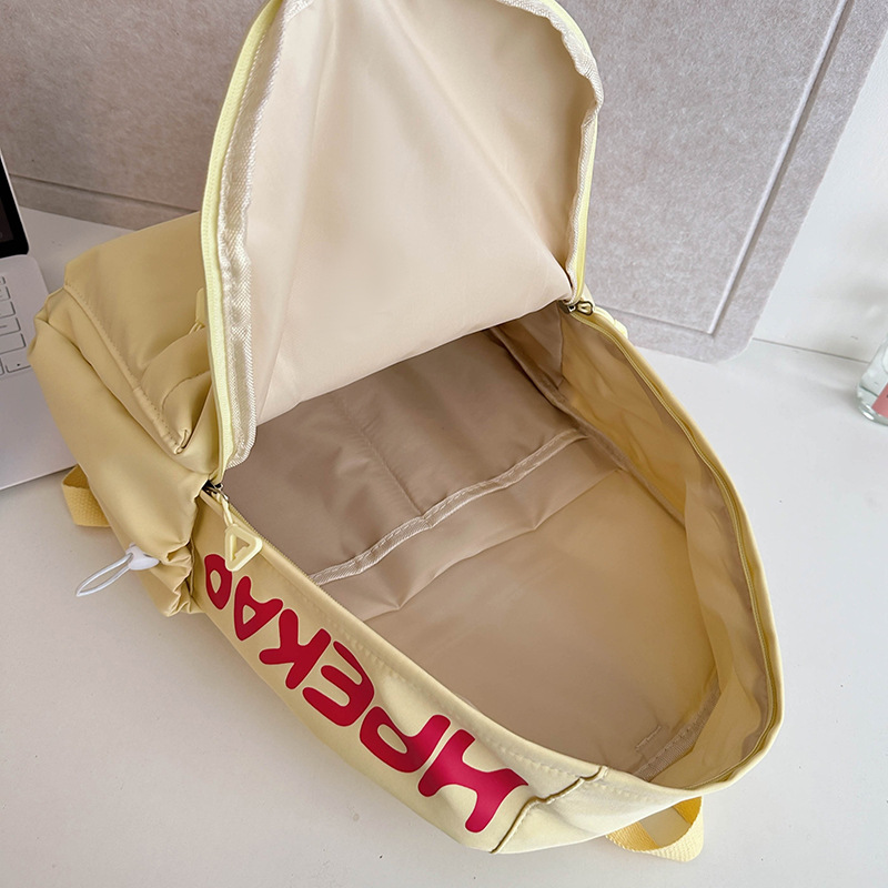 Forest-style, fresh and sweet girl backpack, high appearance level, large-capacity schoolbag, lightweight backpack for girls, middle and primary school students Application Scenario