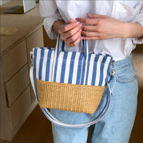 Korean-style casual and artistic large-capacity hand-held tote bag for women, fashionable striped canvas color-blocking versatile single-shoulder crossbody bag full figure