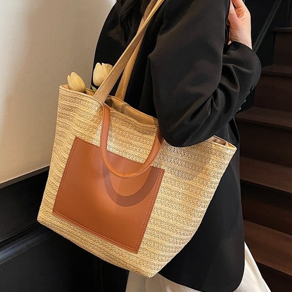 Large-capacity hand-held large bag for women, 2025 new trendy and fashionable woven bag, personalized beach tote straw woven large bag full figure