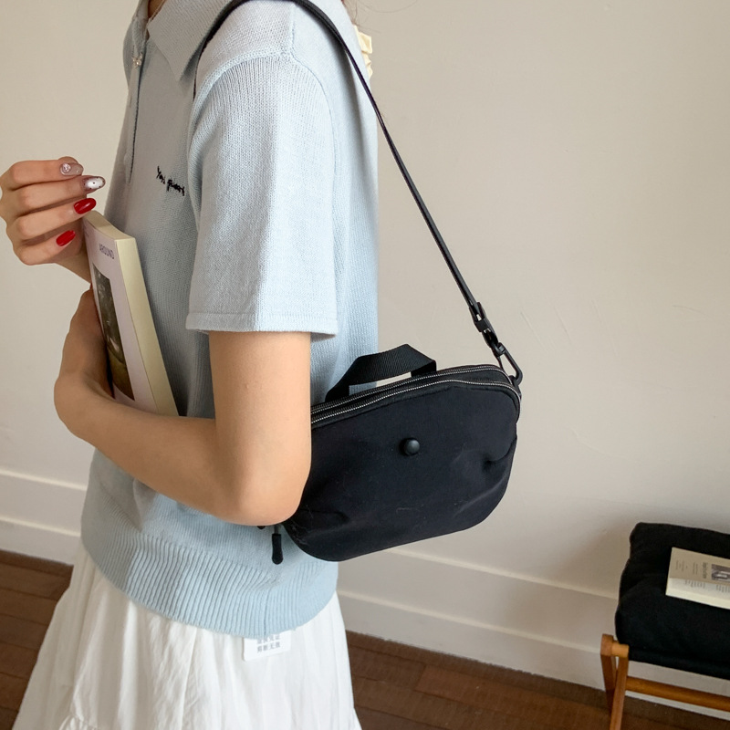 Ultra-light bag for women 2025 New style lightweight casual handbag, versatile portable shoulder bag, waterproof women's crossbody bag details Picture