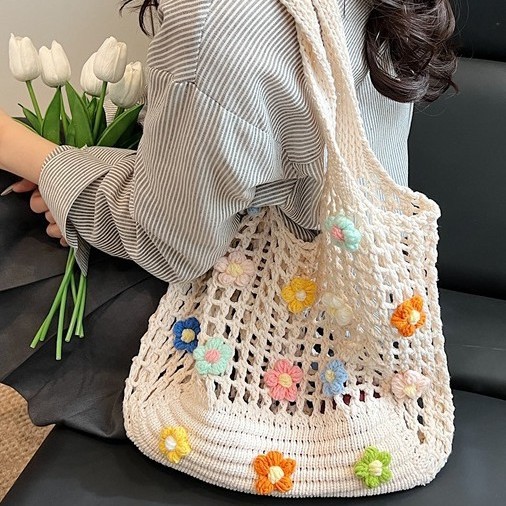 Woven bag for women, large capacity, 2024 new style, niche design, summer hollowed-out single-shoulder bag, texture, trendy bucket bag full figure