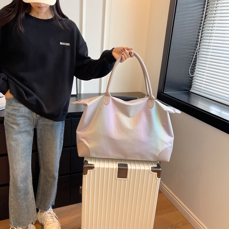 Women's large-capacity 2025 new trendy and simple single-shoulder crossbody bag, waterproof Oxford fabric underarm hand-held tote bag Application Scenario