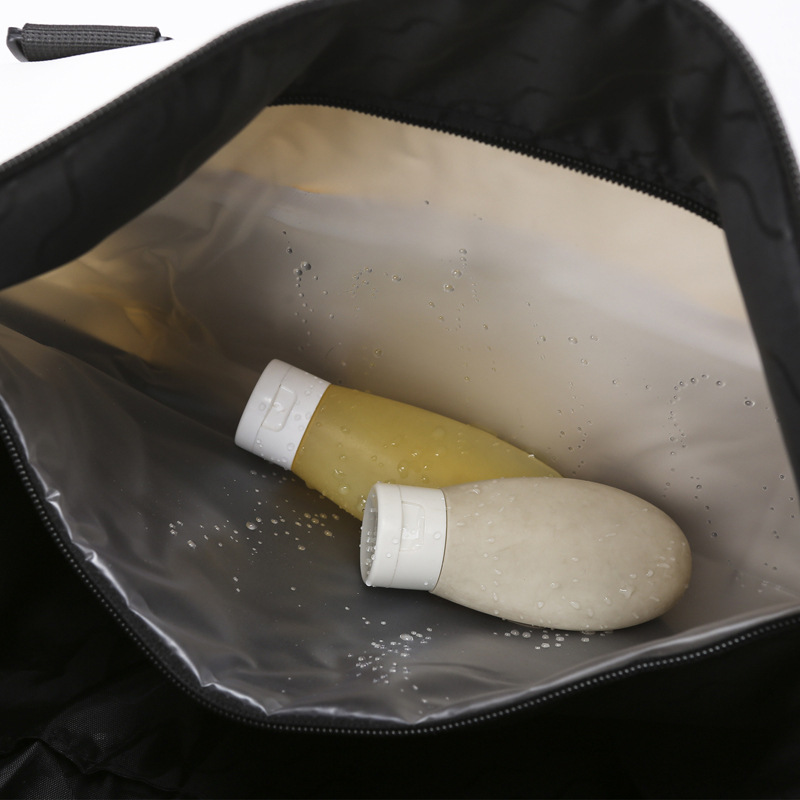 New cross-border water-resistant travel bag, large-capacity sports and fitness handbag, dry and wet separated luggage bag, single-shoulder bag Application Scenario