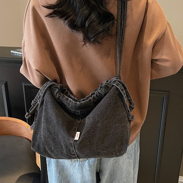 Casual commuting large-capacity bag 2025 new washed denim patchwork underarm bag, niche and versatile single-shoulder bag Specification drawing