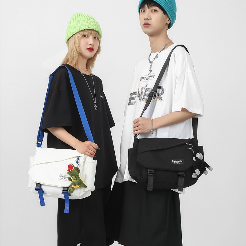 2025 Men's crossbody bag, Japanese-style workwear messenger bag, casual Instagram large-capacity men's bag, trendy brand single-shoulder bag Application Scenario