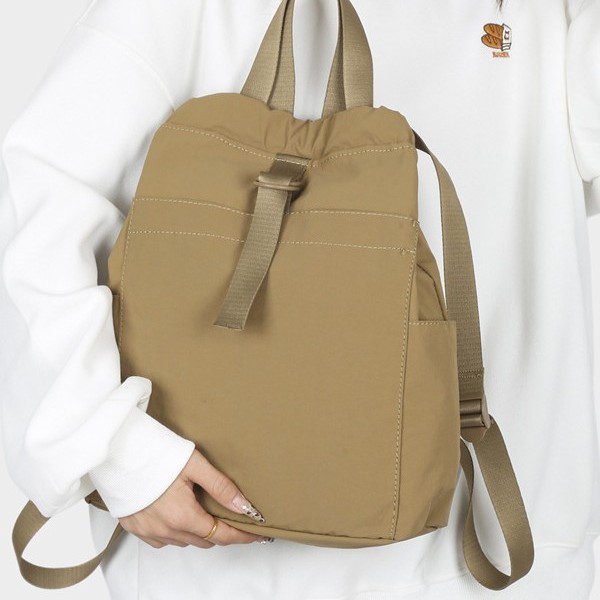New cross-border nylon lightweight bag, women's foreign trade fashionable and trendy backpack, commuting student backpack, handbag Application Scenario