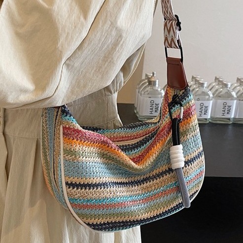 Rainbow Woven Bag Women's 2025 New Style, fashionable and fresh, crossbody dumpling bag, large capacity single-shoulder commuter bag Application Scenario