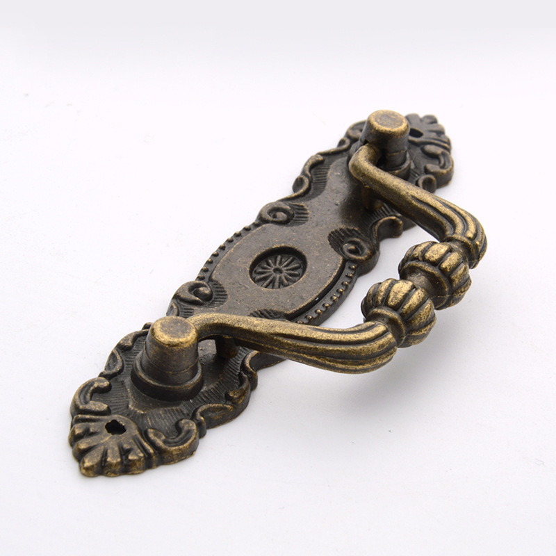 European-style drawer handle, retro and simple cabinet door, cabinet handle, antique bronze wooden box, wooden box handle details Picture