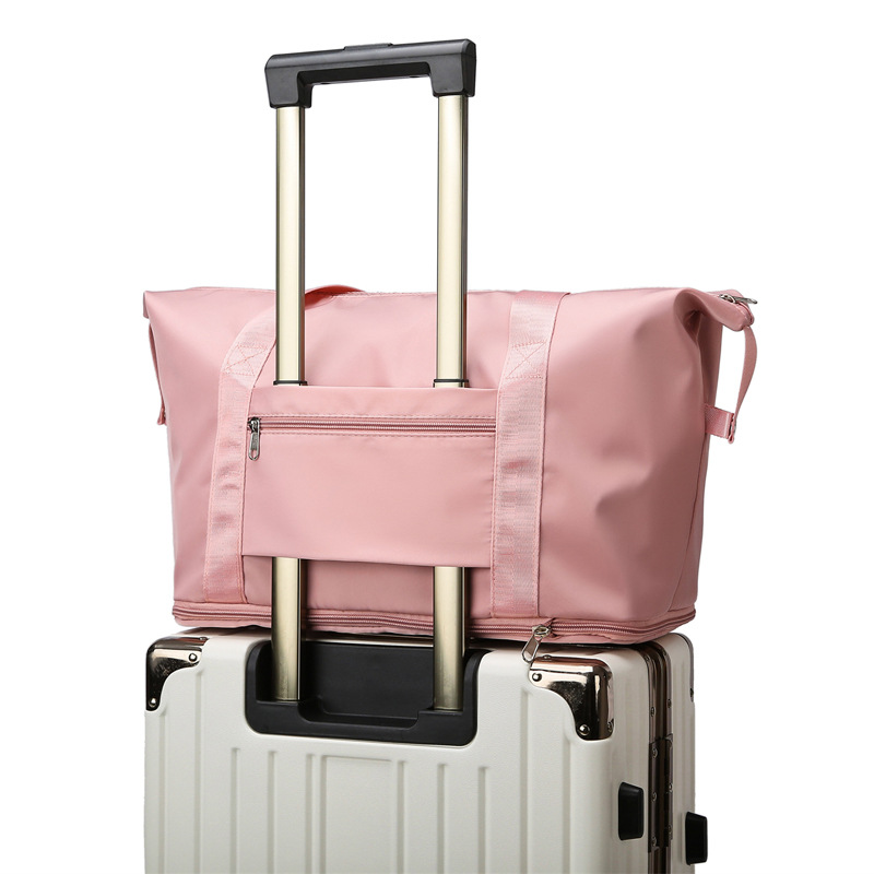 Foldable hand-held travel bag for women, large-capacity dry and wet separation storage bag, lightweight fitness luggage bag for short business trips Application Scenario