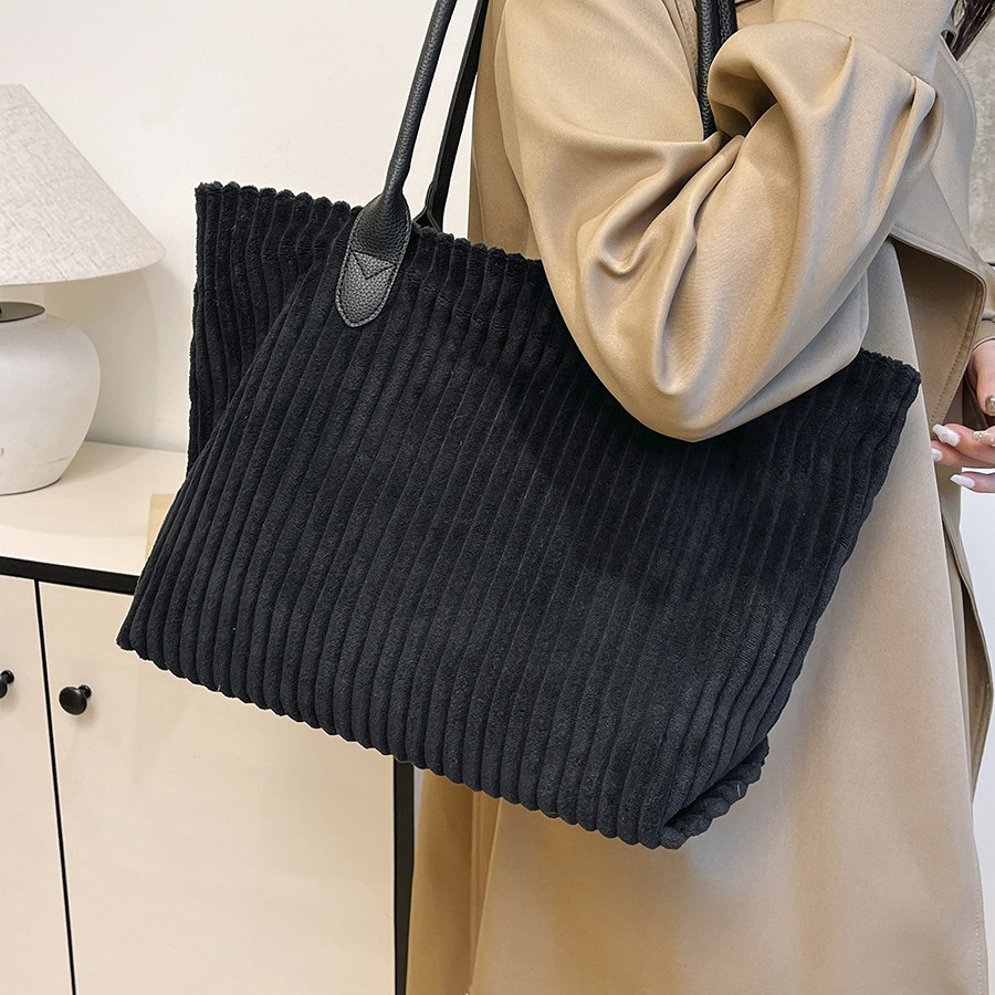 New corduroy tote bag for women in autumn and winter, a new large-capacity commuting single-shoulder handbag, a fashionable Korean-style handbag for women Specification drawing