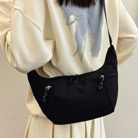 Fashionable commuting large-capacity single-shoulder crossbody bag for women, new casual and versatile tote bag, Korean-style underarm bag, horn bag full figure