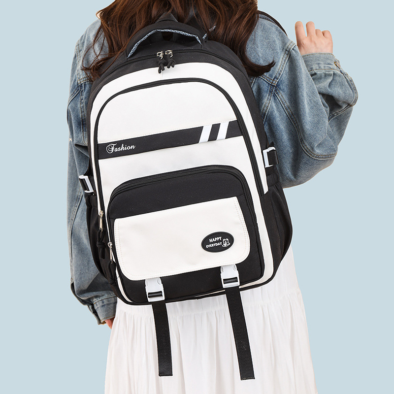 Simple Korean version backpacks for junior high school and senior high school students, large-capacity backpacks for primary school students in grades five and six full figure