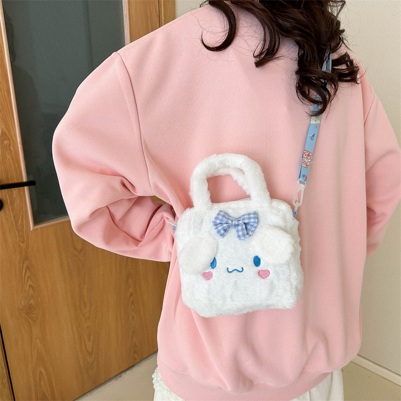 New SpongeBob SquarePants hand-held crossbody bag, girlish claw machine doll, exchange for loose change, makeup bag and birthday gift Application Scenario
