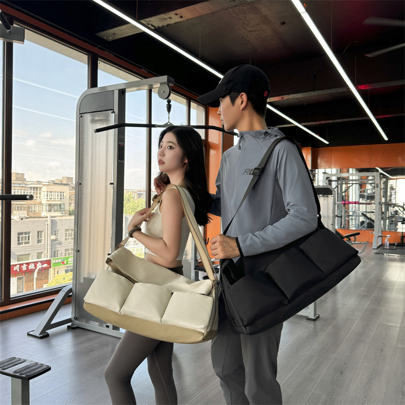 New trendy multi-pocket travel bag for men and women, fashionable and lightweight hand-held luggage bag, dry and wet separation yoga fitness bag details Picture
