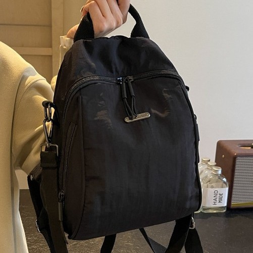 A new 2024 fashionable and trendy travel backpack for women, a crossbody single-shoulder lightweight and multi-purpose bag full figure