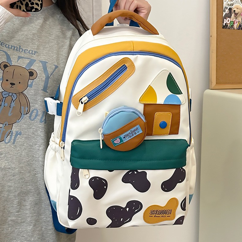 Korean cute cartoon computer backpack, junior high school student schoolbag, female college student lightweight and large-capacity high school student backpack Application Scenario
