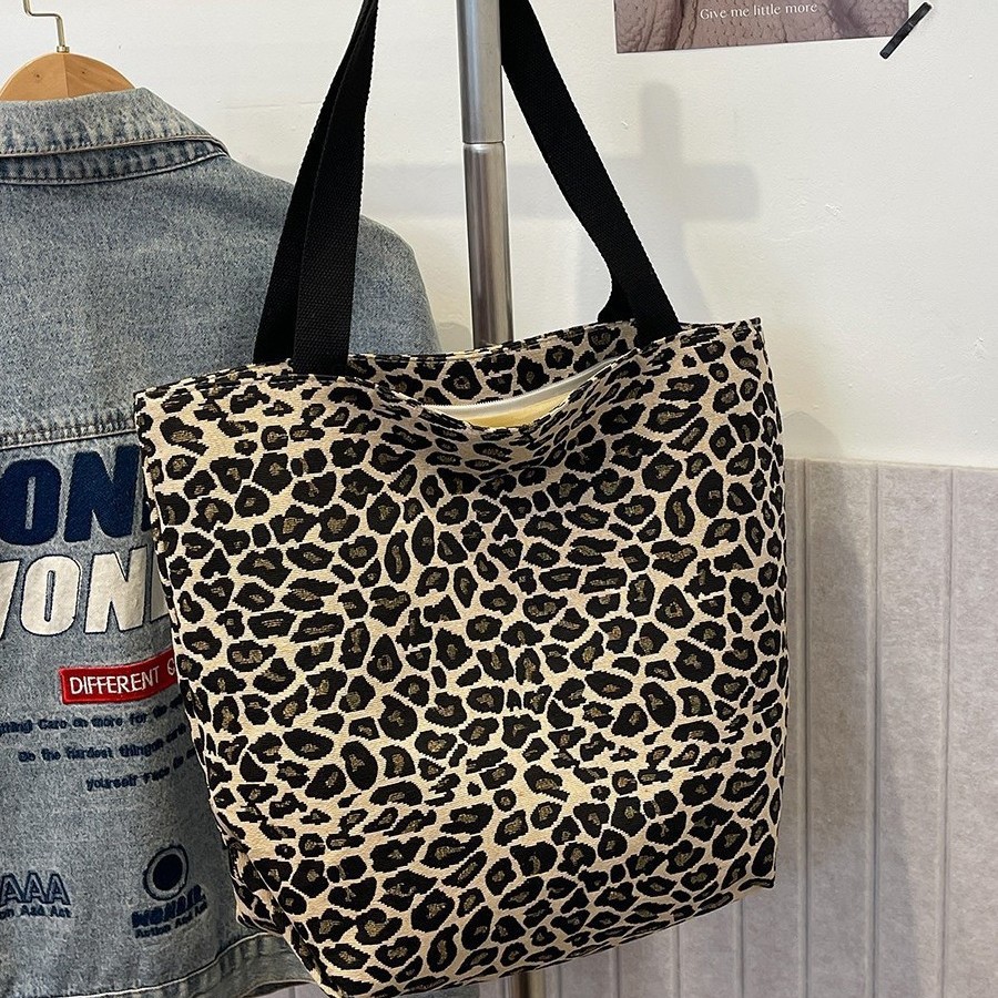 New large-capacity leopard print single-shoulder bag, student class bag, work commuting casual bag, fashionable and artistic underarm bag Specification drawing